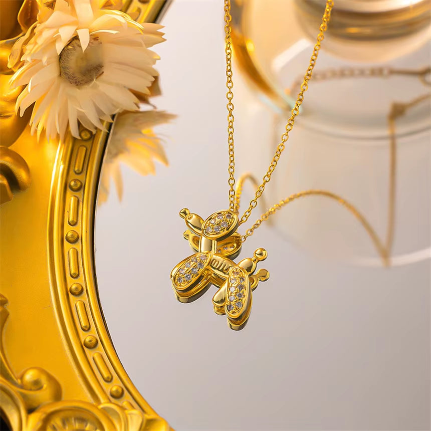 BALLOON DOG NECKLACE